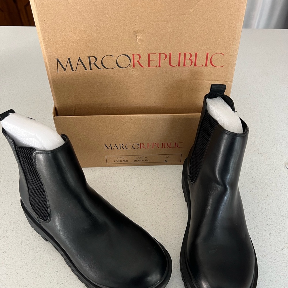 Marco Republic Black Chelsea Boots